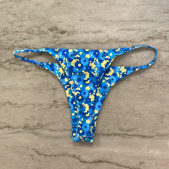 SHEIN Blue Floral Bikini - Picture 3 of 3
